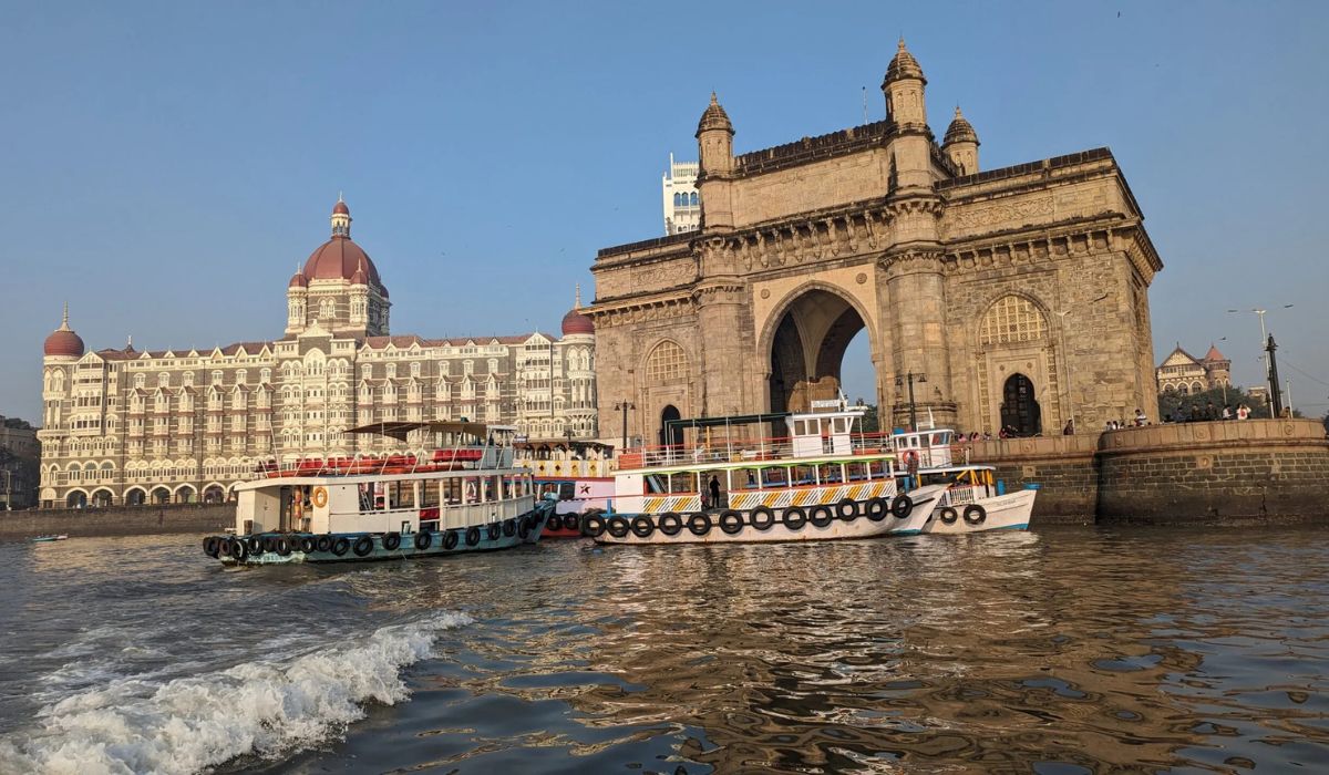 Ahmedabad to Mumbai Cab